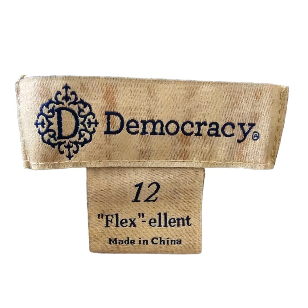 Democracy Gray Floral Ankle Capris - Picture 6 of 7